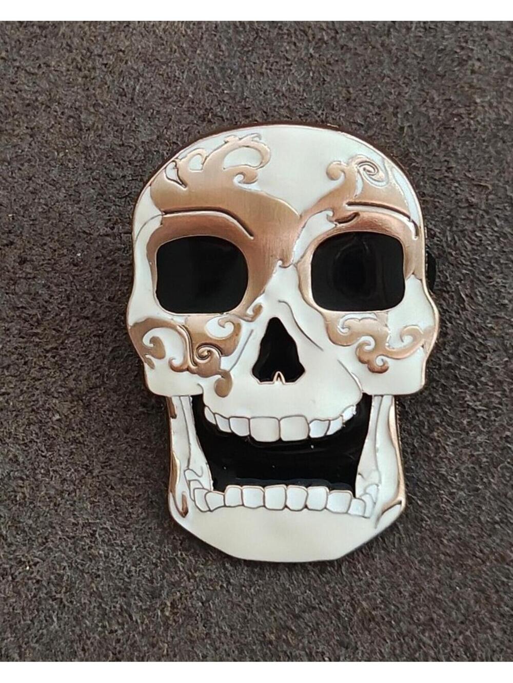 2023 Busch Gardens Howl-O-Scream Skull Enamel Pin - Picture 4 of 9